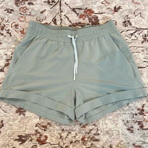 Lululemon shorts 8 sage green EUC